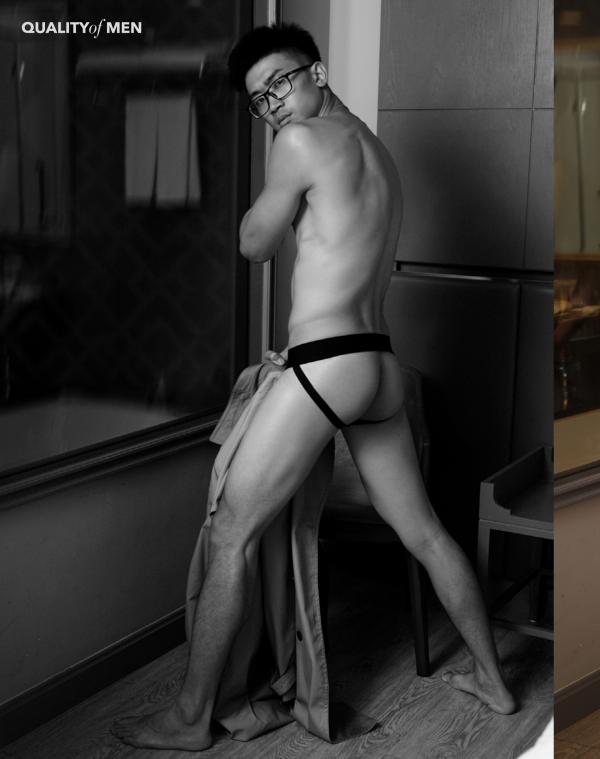 QM-3.2-暗黑-Kayson-4手聯彈噴發-Exclusive-Issue